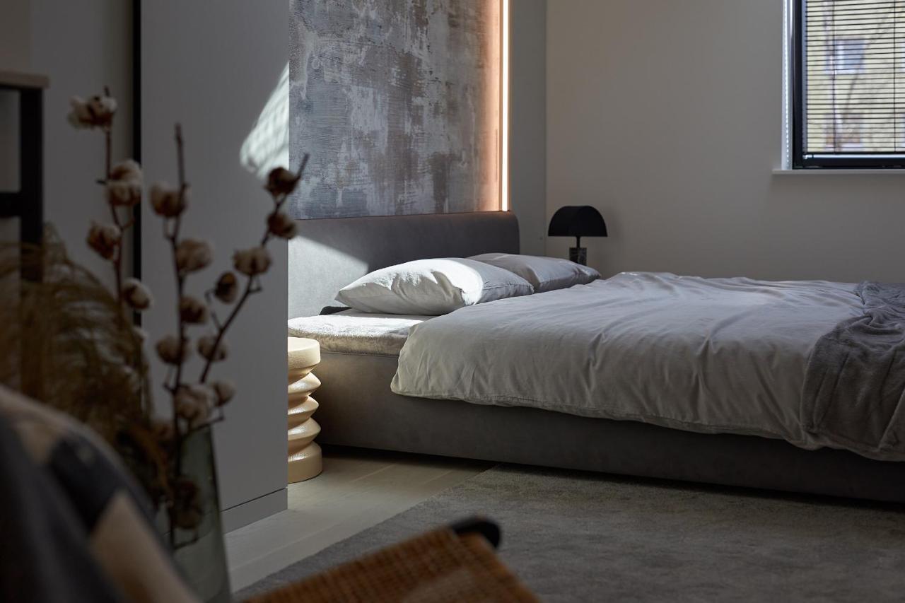 Apartament High Ceiling Loft With Its Own Backyard And A Terrace Tallin Zewnętrze zdjęcie