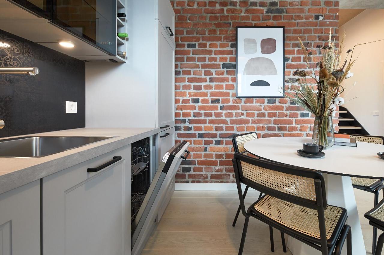 Apartament High Ceiling Loft With Its Own Backyard And A Terrace Tallin Zewnętrze zdjęcie