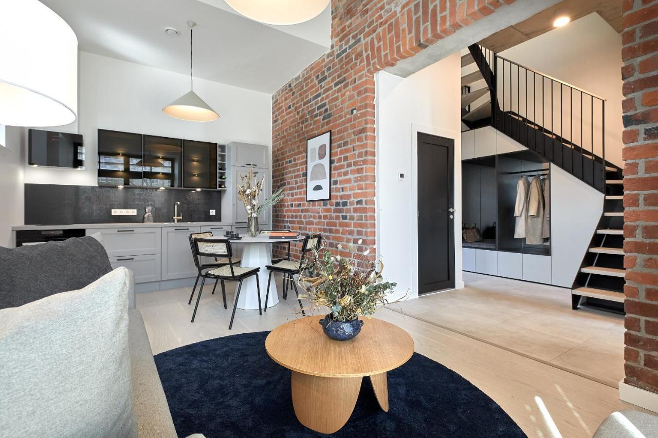 Apartament High Ceiling Loft With Its Own Backyard And A Terrace Tallin Zewnętrze zdjęcie