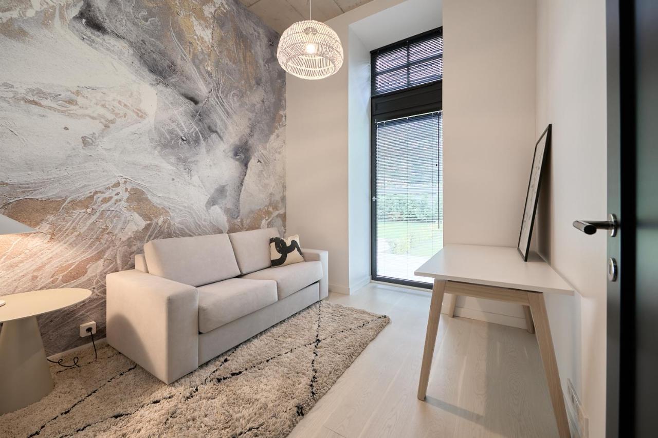 Apartament High Ceiling Loft With Its Own Backyard And A Terrace Tallin Zewnętrze zdjęcie