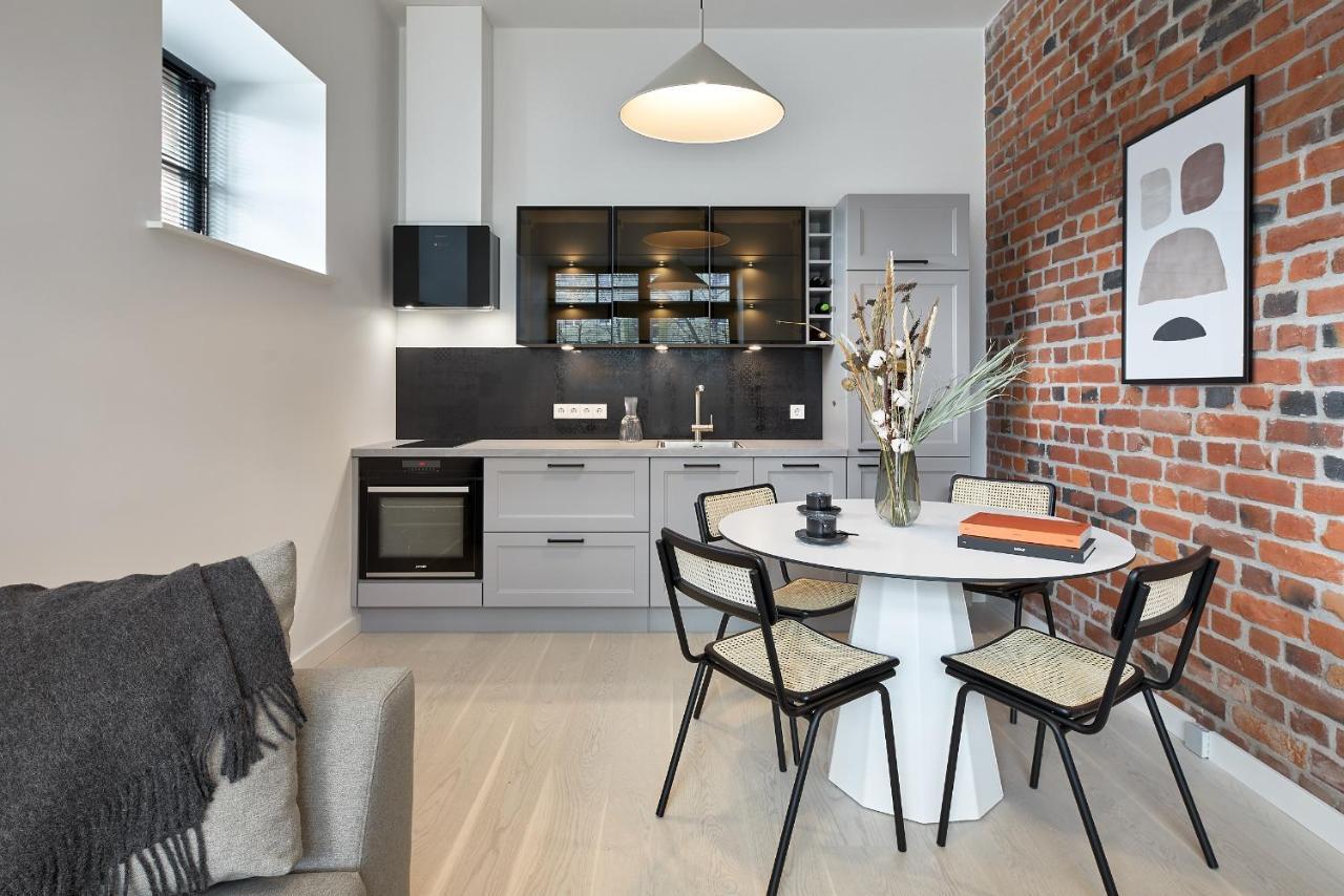 Apartament High Ceiling Loft With Its Own Backyard And A Terrace Tallin Zewnętrze zdjęcie