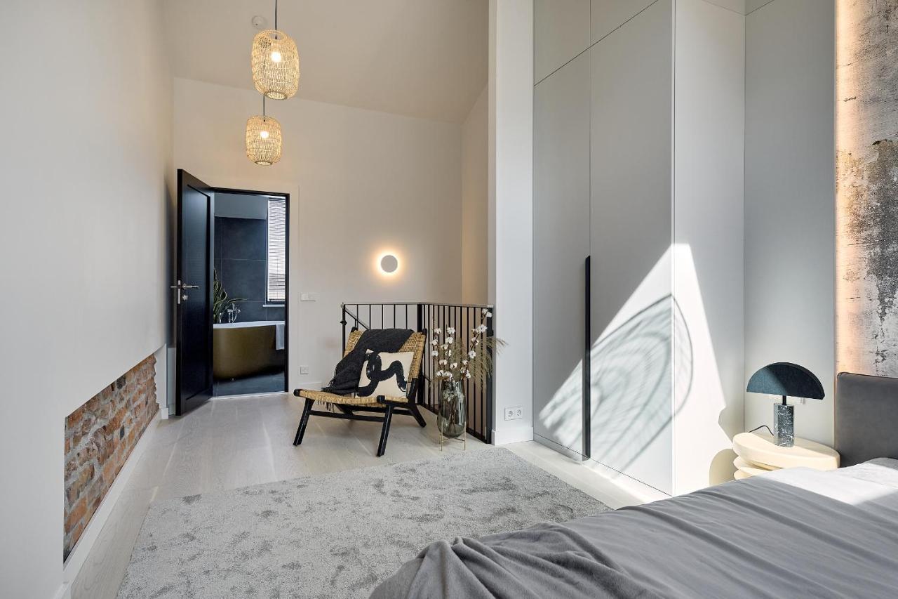 Apartament High Ceiling Loft With Its Own Backyard And A Terrace Tallin Zewnętrze zdjęcie